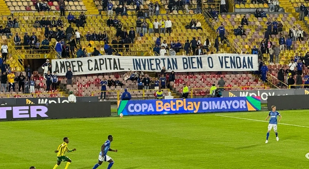 Hinchas de Millonarios exigen cambios y refuerzos de jerarquía. 